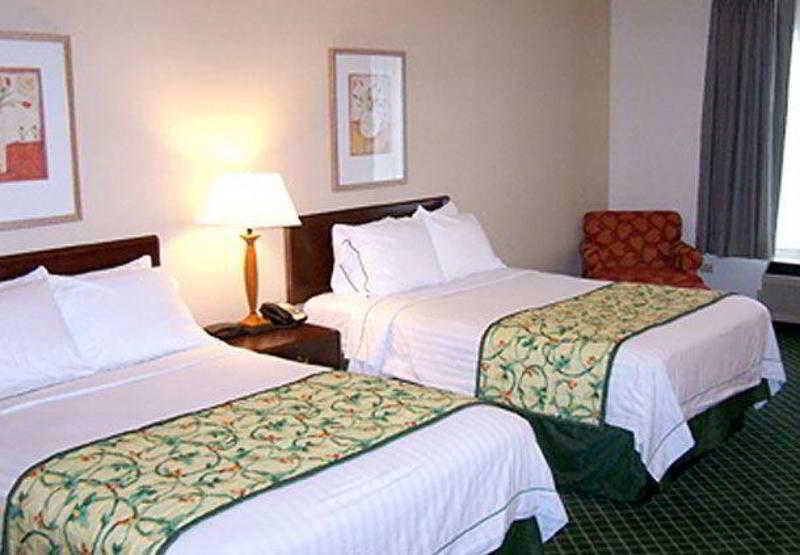 Fairfield Inn And Suites By Marriott Tampa Brandon Номер фото