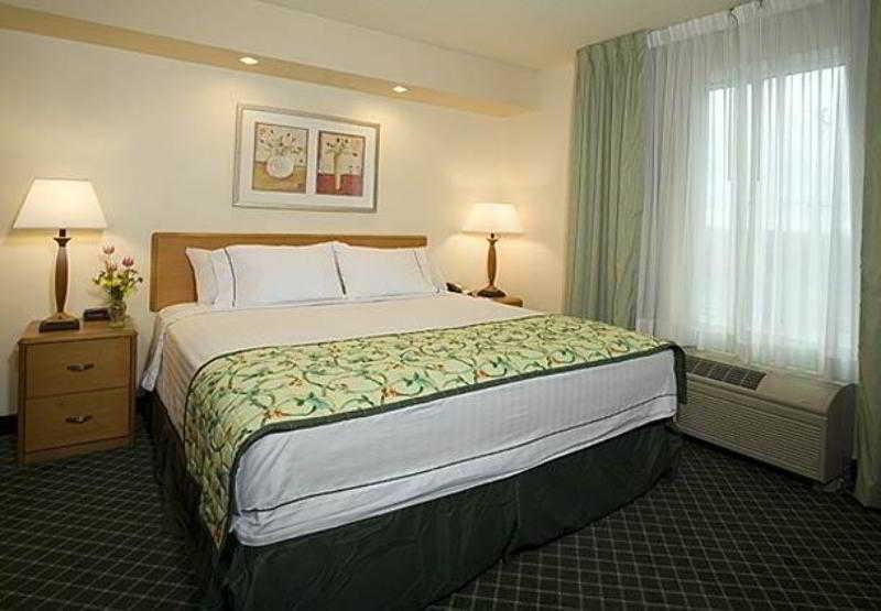 Fairfield Inn And Suites By Marriott Tampa Brandon Номер фото